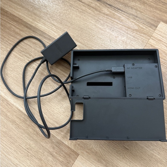 Nintendo Switch Console - Picture 12 of 16